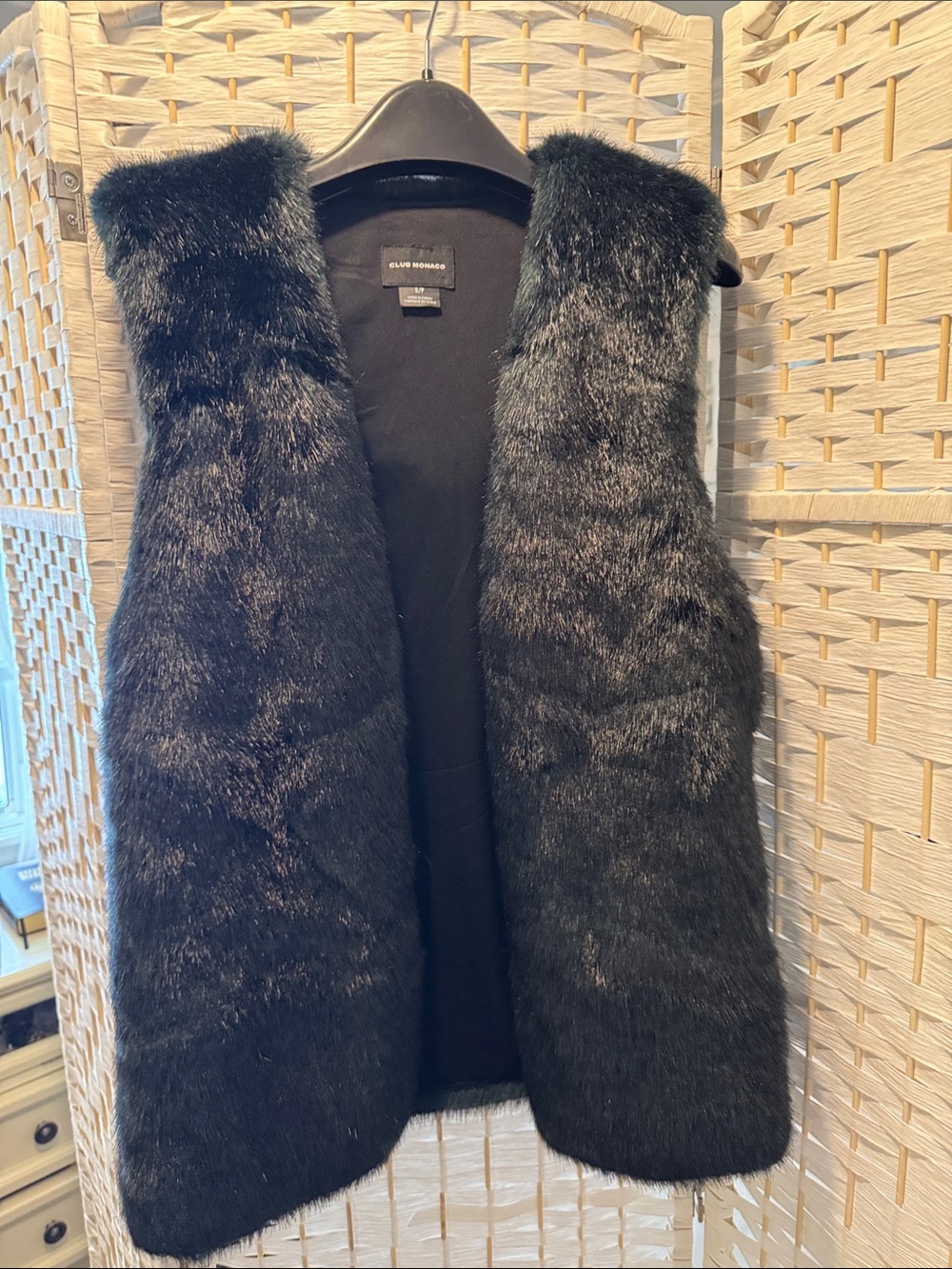 Club Monaco faux Fur Vest in dark green